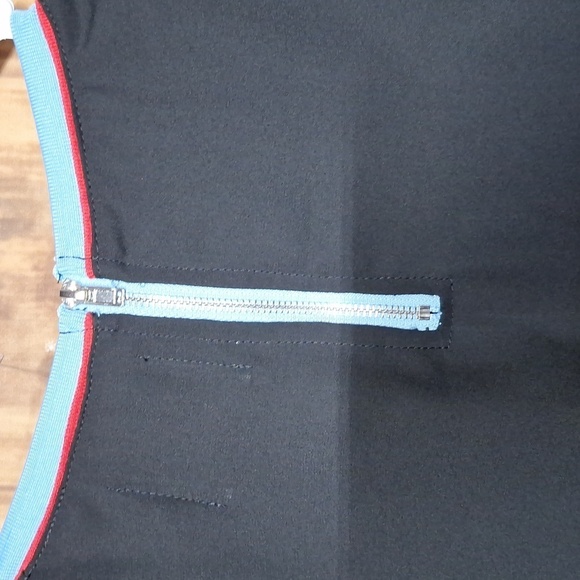 Plains & PRINTS SIZE 4 SLEEVELESS BLOUSE - Picture 6 of 7